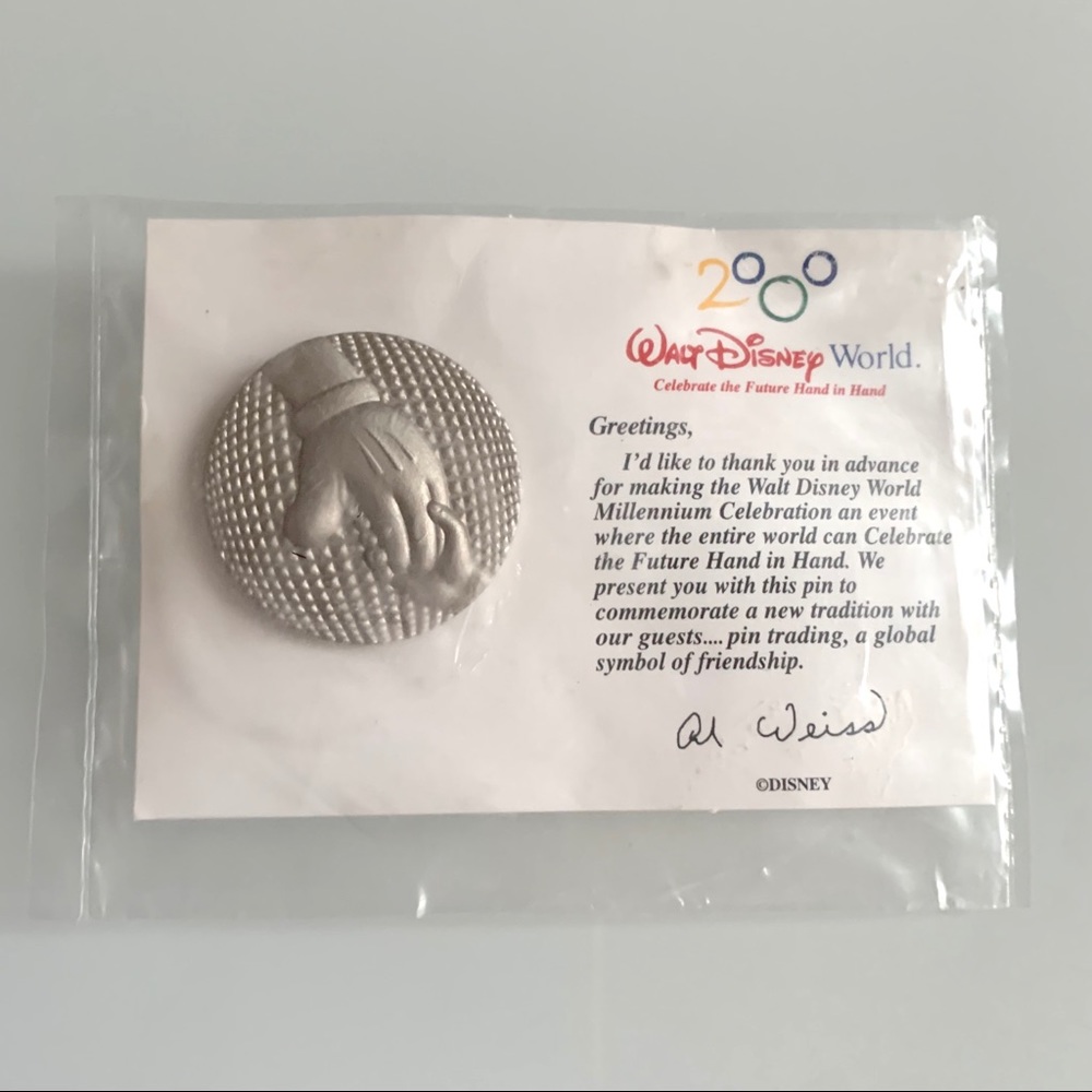Celebrate The Future Hand In Hand - Walt Disney World Millennium Friendship Pin